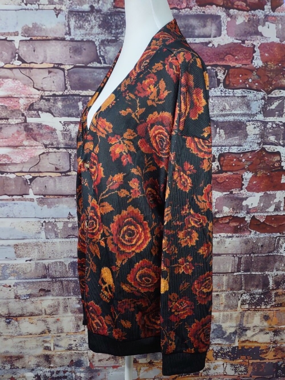 Skulls & Roses Print Cardigan - Picture 2 of 9